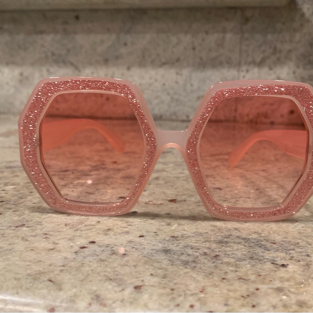 Chic Pink Glitter Sunglasses - Picture 5 of 9